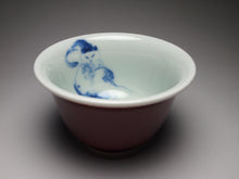 Load image into Gallery viewer, 100ml Fanggu Technique Cat and Fish, Jihong and Qinghua Porcelain Teacup 青花霁红杯