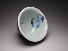 Load image into Gallery viewer, 100ml Fanggu Technique Cat and Fish, Jihong and Qinghua Porcelain Teacup 青花霁红杯