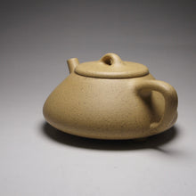Load image into Gallery viewer, Benshan Lüni Ziye Shipiao Yixing Teapot 本山绿泥子冶石瓢 125ml
