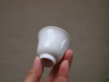 Load image into Gallery viewer, 40ml Flower Goddess Tianbai Jingdezhen Porcelain Teacup 甜白花神杯