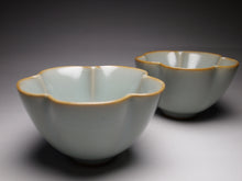 Load image into Gallery viewer, Pair of Matching 50ml Five Lobed Ruyao Teacups 汝窑天青五瓣花对杯
