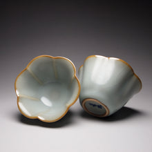 Load image into Gallery viewer, Pair of Matching 50ml Six Lobe Ruyao Teacups 天青汝窑六瓣花对杯