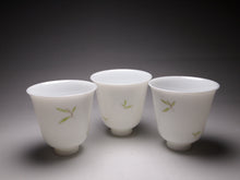 Load image into Gallery viewer, Fencai Bamboo Leaf Jingdezhen Porcelain Teacup, 竹叶花神杯, 60ml