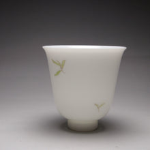 Load image into Gallery viewer, Fencai Bamboo Leaf Jingdezhen Porcelain Teacup, 竹叶花神杯, 60ml