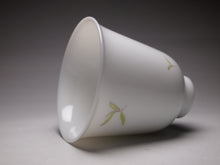 Load image into Gallery viewer, Fencai Bamboo Leaf Jingdezhen Porcelain Teacup, 竹叶花神杯, 60ml