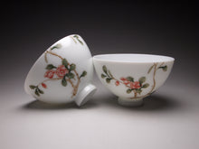 Load image into Gallery viewer, 60ml Youzhongcai Pomegranate Blossoms Chicken Heart Teacup 釉中彩鸡心杯(石榴花)