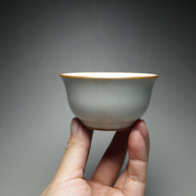 Load image into Gallery viewer, 75ml Moon White Ruyao Teacup, 月白汝窑茶杯
