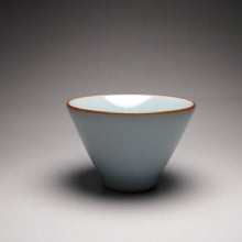 Load image into Gallery viewer, 75ml Horseshoe Royal Jade Ruyao Teacup 汝窑御青马蹄杯