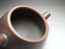 Load image into Gallery viewer, 125ml Shipiao Nixing Teapot 坭兴石瓢壶 by Wu Sheng Sheng