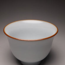 Load image into Gallery viewer, 75ml Moon White Ruyao Teacup, 月白汝窑茶杯