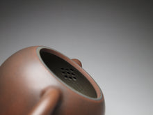Load image into Gallery viewer, 100ml Little Xishi Nixing Teapot by Taohua Island Studio 陶花岛坭兴小西施
