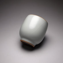 Load image into Gallery viewer, 95ml Fragrance Moon White Ruyao Teacup, 月白汝窑茶杯