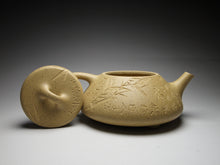 Load image into Gallery viewer, Benshan Lüni Shipiao Yixing Teapot with Carvings of Bamboo, 本山绿泥石瓢带刻绘 135ml