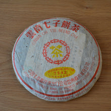 Load image into Gallery viewer, 2000 Zhongcha CNNP 7542 Raw Pu'er Tea Cake, 2000年中茶7542纪念饼