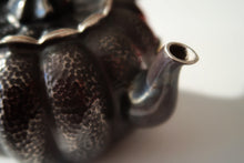 Load image into Gallery viewer, 999 Pure Silver Handmade Pumpkin Side Handle Teapot, 全手工纯银999南瓜侧把壶, 300ml