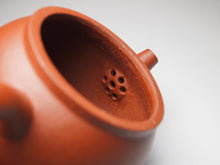 Load image into Gallery viewer, Zhuni Dahongpao Tall Julunzhu Yixing Teapot 朱泥大红袍巨轮珠 150ml