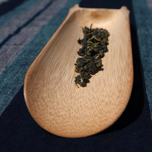 Load image into Gallery viewer, Mottled Bamboo Tea Scoop 斑竹茶则(带竹节)