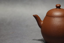 Load image into Gallery viewer, Zhuni Dahongpao Lianzi Yixing Teapot, 朱泥大红袍莲子壶, 120ml