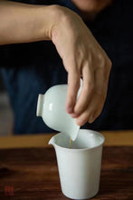 Load image into Gallery viewer, 160ml Duck Egg Glaze Porcelain Gaiwan, 鸭蛋青盖碗