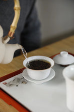 Load image into Gallery viewer, 110ml Classic Jingdezhen Porcelain Gaiwan with Brown Rim 甜白小福圆盖碗