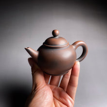 Load image into Gallery viewer, 125ml Shuiping Nixing Teapot by Zhou Yujiao