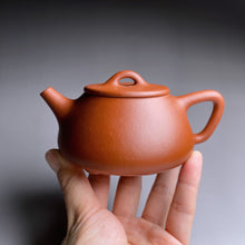Load image into Gallery viewer, Zhuni Dahongpao Shipiao Yixing Teapot, 朱泥大红袍石瓢壶, 180ml
