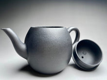 Load image into Gallery viewer, Heini (Wuhui Zhuni) Dragon Egg Yixing Teapot, 焐灰朱泥龙蛋壶, 120ml