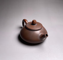 Load image into Gallery viewer, 100ml Shipiao Nixing Teapot 坭兴石瓢壶 by Zhou Yujiao