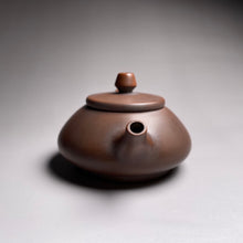 Load image into Gallery viewer, 100ml Shipiao Nixing Teapot 坭兴石瓢壶 by Zhou Yujiao