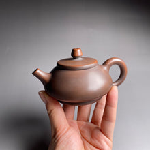 Load image into Gallery viewer, 100ml Shipiao Nixing Teapot 坭兴石瓢壶 by Zhou Yujiao