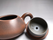 Load image into Gallery viewer, 75ml Shipiao Nixing Teapot 坭兴石瓢壶 by Zhou Yujiao