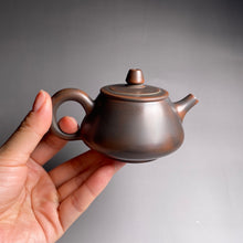 Load image into Gallery viewer, 100ml Shipiao Nixing Teapot 坭兴石瓢壶 by Wu Sheng Sheng