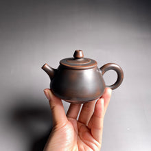 Load image into Gallery viewer, 125ml Shipiao Nixing Teapot 坭兴石瓢壶 by Wu Sheng Sheng