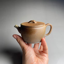 Load image into Gallery viewer, Wood Fired Hanwa Huangjin Duan Yixing Teapot, 柴烧黄金段汉瓦壶, 130ml