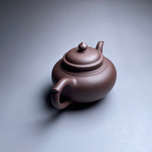 Load image into Gallery viewer, Dicaoqing Xiaoying Yixing Teapot, 底槽青笑罂壶, 250ml