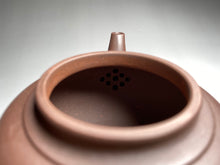 Load image into Gallery viewer, Dicaoqing Xiaoying Yixing Teapot, 底槽青笑罂壶, 250ml