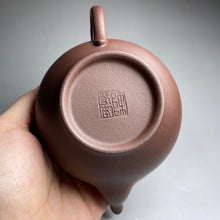 Load image into Gallery viewer, Dicaoqing Xiaoying Yixing Teapot, 底槽青笑罂壶, 250ml
