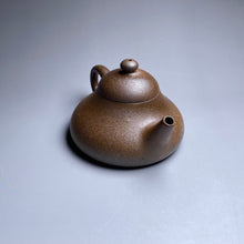 Load image into Gallery viewer, Wood Fired Huangjin Duan Hulupiao Yixing Teapot, 柴烧黄金段葫芦瓢, 125ml