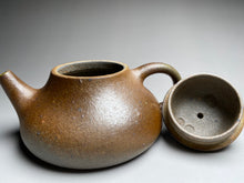 Load image into Gallery viewer, Wood Fired Huangjin Duan Hulupiao Yixing Teapot, 柴烧黄金段葫芦瓢, 125ml