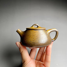 Load image into Gallery viewer, Wood Fired Small Shipiao Dicaoqing Yixing Teapot, 柴烧底槽青石瓢壶, 120ml