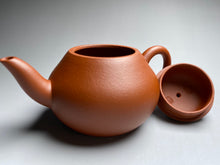 Load image into Gallery viewer, Zhuni Pear Yixing Teapot 朱泥梨形壶 125ml