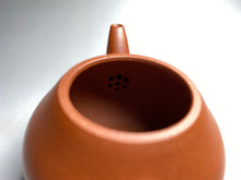Load image into Gallery viewer, Zhuni Pear Yixing Teapot 朱泥梨形壶 125ml
