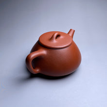 Load image into Gallery viewer, Zhuni Dahongpao Shipiao Yixing Teapot, 朱泥大红袍石瓢壶, 180ml