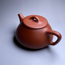 Load image into Gallery viewer, Zhuni Dahongpao Shipiao Yixing Teapot, 朱泥大红袍石瓢壶, 180ml