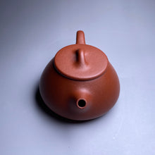 Load image into Gallery viewer, Zhuni Dahongpao Shipiao Yixing Teapot, 朱泥大红袍石瓢壶, 180ml