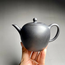Load image into Gallery viewer, Heini (Wuhui Zhuni) Meirenjian Yixing Teapot, 焐灰朱泥美人肩壶, 180ml