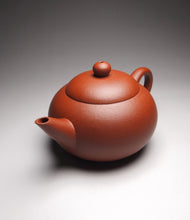 Load image into Gallery viewer, Zhuni Xishi Shuiping Yixing Teapot, 朱泥西施水平, 120ml
