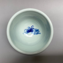 Load image into Gallery viewer, 115ml Qinghua Children Playing Cloth Ball Fanggu Jingdezhen Porcelain Teacup, 仿古全手工青花童趣缸杯