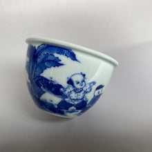 Load image into Gallery viewer, 115ml Qinghua Children Playing Cloth Ball Fanggu Jingdezhen Porcelain Teacup, 仿古全手工青花童趣缸杯