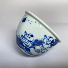 Load image into Gallery viewer, 115ml Qinghua Children Playing Cloth Ball Fanggu Jingdezhen Porcelain Teacup, 仿古全手工青花童趣缸杯